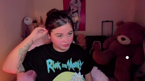   Independent model  online show from 13, 1, 2025