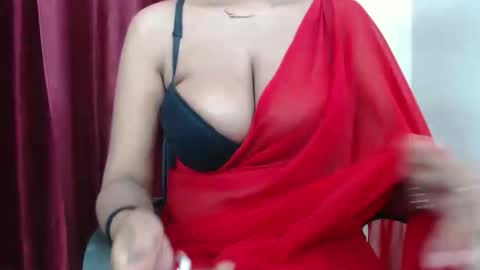 Snapshot of anya_kapoor chatting on 2, 12, 2025 anya kapoor no face online show from 2, 12, 2025