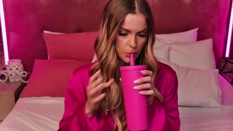 Anya online show from 6, 3, 2025