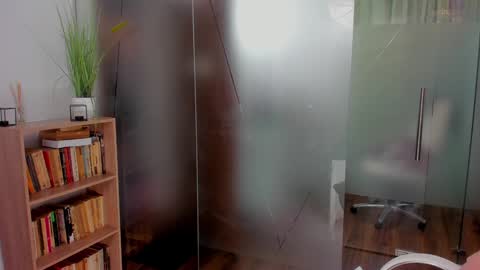 Anya online show from 3, 2, 2025