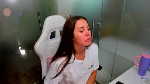 Anya online show from 5, 6, 2026