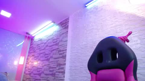 Anyela  online show from 11, 2, 2025