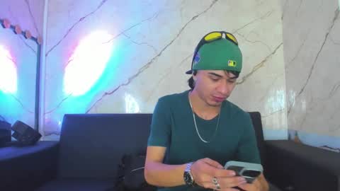 anyelo_sexyhot online show from 8, 10, 2025