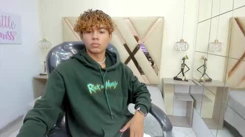 anyelotwink online show from 3, 3, 2026