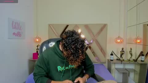anyelotwink online show from 8, 6, 2026