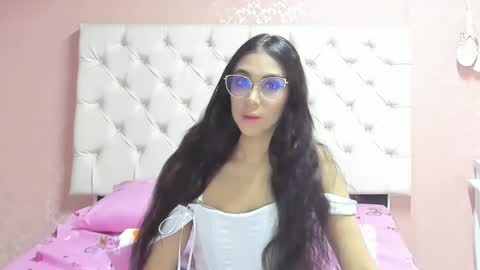 Snapshot of aome_rainbow2 chatting on 1, 1, 2025 Aome Rainbow online show from 1, 1, 2025