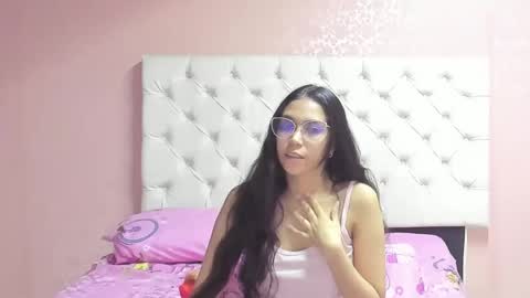 Snapshot of aome_rainbow2 chatting on 15, 2, 2025 Aome Rainbow online show from 15, 2, 2025