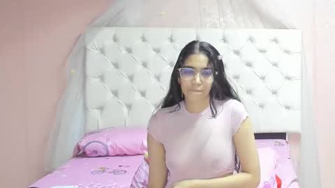 Snapshot of aome_rainbow2 chatting on 7, 11, 2025 Aome Rainbow online show from 7, 11, 2025