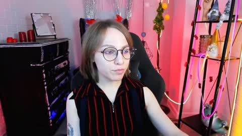 Snapshot of aphexqueen chatting on 19, 12, 2024 APHEX QUEEN online show from 19, 12, 2024