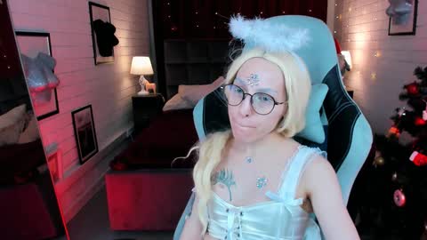 Snapshot of aphexqueen chatting on 23, 12, 2024 APHEX QUEEN online show from 23, 12, 2024