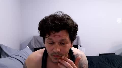 Snapshot of apocalypse_cream chatting on 2, 3, 2026 apocalypse_cream online show from 2, 3, 2026