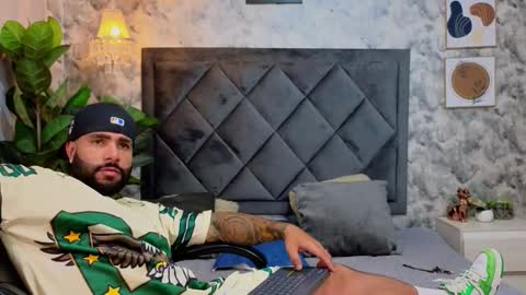 Apolo online show from 8, 11, 2025