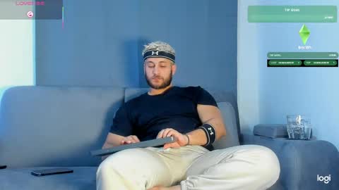 Snapshot of apolo_strange chatting on 7, 11, 2025 apolo_strange online show from 7, 11, 2025