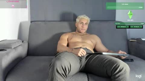 Snapshot of apolo_strange chatting on 22, 11, 2025 apolo_strange online show from 22, 11, 2025