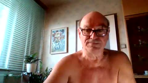 Snapshot of apony58 chatting on 29, 10, 2025 Adam online show from 29, 10, 2025