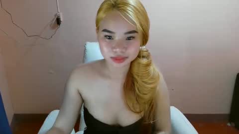 apple_pie23456 online show from 7, 3, 2025