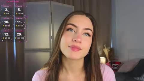 Snapshot of appleeepie chatting on 20, 10, 2025 Vicki online show from 20, 10, 2025