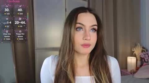 Snapshot of appleeepie chatting on 14, 11, 2025 Vicki online show from 14, 11, 2025