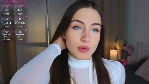 Snapshot of appleeepie chatting on 16, 11, 2025 Vicki online show from 16, 11, 2025