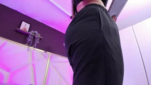 April online show from 14, 11, 2025