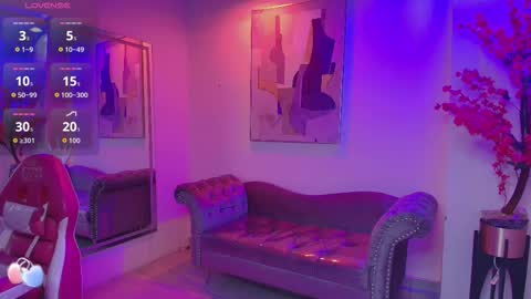 Snapshot of april_castro chatting on 8, 11, 2025 April online show from 8, 11, 2025