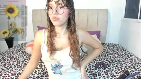 Snapshot of april_obssesion chatting on 10, 4, 2026 April online show from 10, 4, 2026