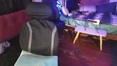 April Strife online show from 14, 12, 2024