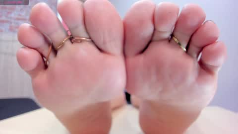 aprilricci online show from 21, 12, 2024