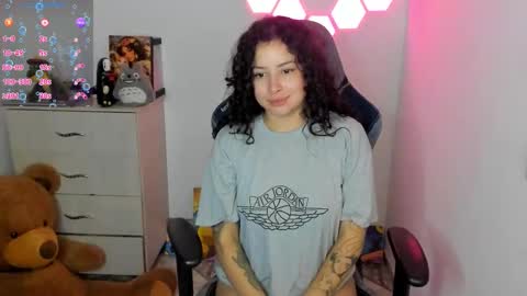 aqua emilly online show from 26, 2, 2026