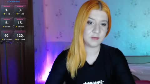 Snapshot of aquapaige chatting on 17, 9, 2025 FunnySheila online show from 17, 9, 2025