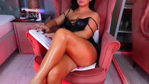 AQueenMonica online show from 17, 11, 2025