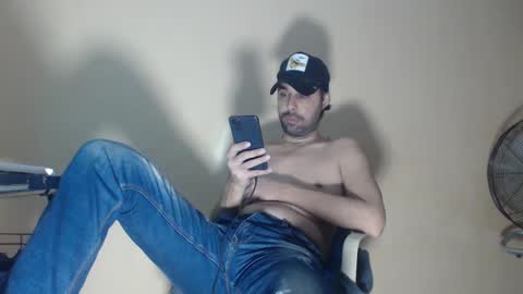 Snapshot of arabebigcock chatting on 24, 10, 2025 ARABE online show from 24, 10, 2025