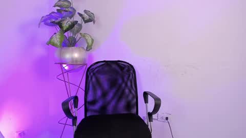   online show from 22, 1, 2025