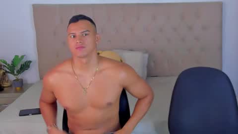 Snapshot of areslevi chatting on 8, 9, 2025 ares levi online show from 8, 9, 2025