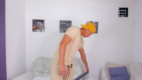 Snapshot of areslevi chatting on 16, 10, 2025 ares levi online show from 16, 10, 2025