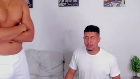 Snapshot of areslevi chatting on 10, 11, 2025 ares levi online show from 10, 11, 2025