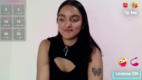 Snapshot of ari_20_ chatting on 8, 9, 2025 Bella online show from 8, 9, 2025