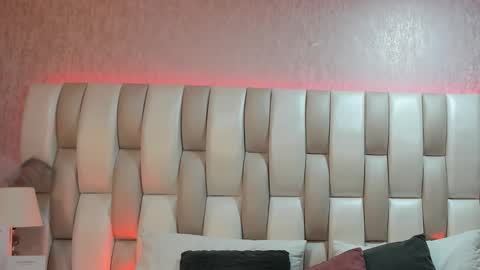 ari_lynn_ online show from 22, 12, 2025