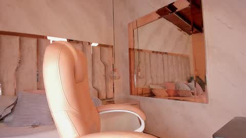 Snapshot of ari_monet chatting on 27, 9, 2025 ARI online show from 27, 9, 2025