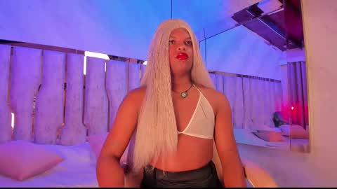 Snapshot of ari_monet chatting on 13, 10, 2025 ARI online show from 13, 10, 2025