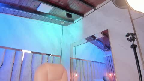 Snapshot of ari_monet chatting on 20, 11, 2025 ARI online show from 20, 11, 2025