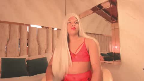 Snapshot of ari_monet chatting on 30, 11, 2025 ARI online show from 30, 11, 2025