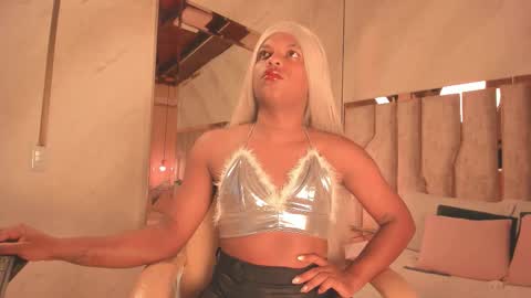 Snapshot of ari_monet chatting on 1, 12, 2025 ARI online show from 1, 12, 2025