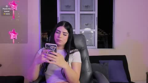 Snapshot of ari_peaches chatting on 20, 12, 2025 Ari online show from 20, 12, 2025
