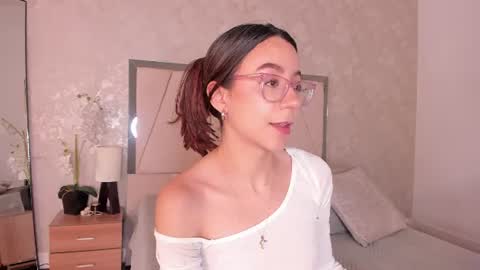 Snapshot of ari_wilde chatting on 22, 6, 2026 Ari Wilde online show from 22, 6, 2026