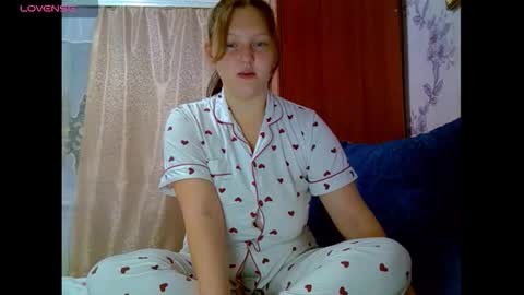 Snapshot of aria__dark chatting on 18, 9, 2025 Aria online show from 18, 9, 2025