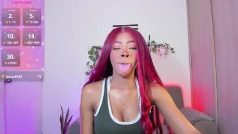 Snapshot of aria_brown_19 chatting on 16, 10, 2025 ARIA online show from 16, 10, 2025