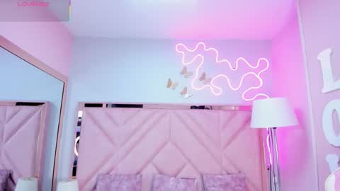 Aria Jones online show from 4, 10, 2025