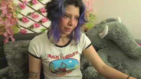 Snapshot of aria_silk chatting on 23, 6, 2026 aria_silk online show from 23, 6, 2026