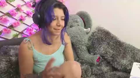 Snapshot of aria_silk chatting on 14, 7, 2026 aria_silk online show from 14, 7, 2026